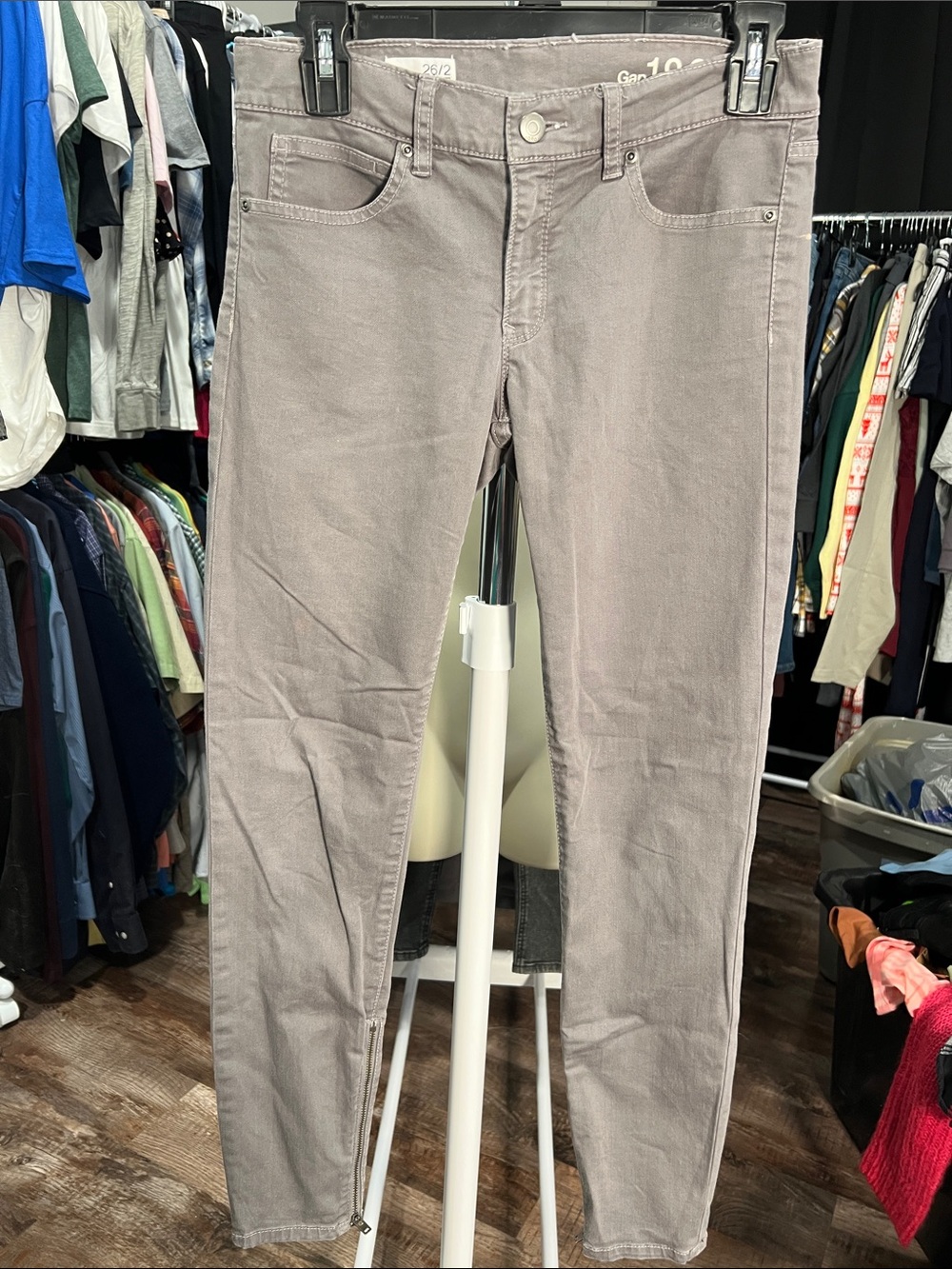 GAP Women’s Skinny Jeans in Light Gray